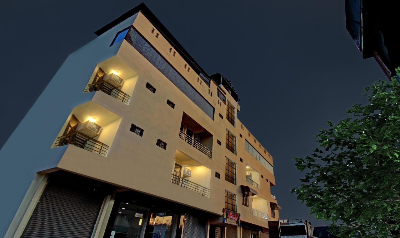 Treebo Trend Wedding Bells Kanpur Hotel Exterior photo